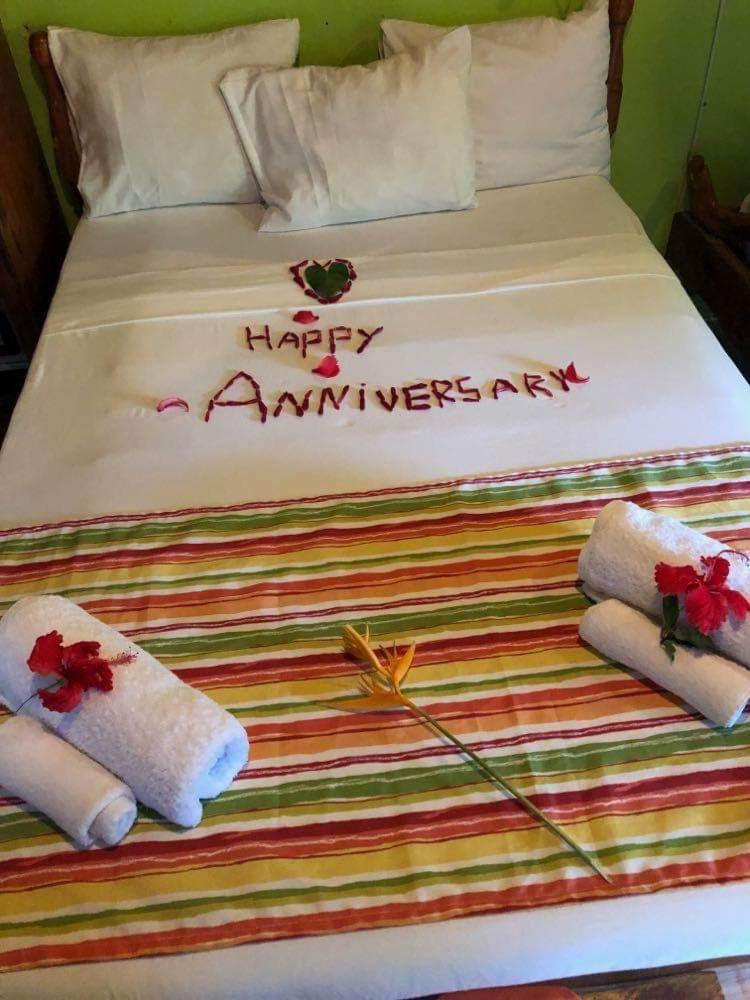 Hibiscus Valley Inn Marigot Buitenkant foto